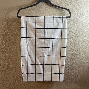 Express white and black skirt
